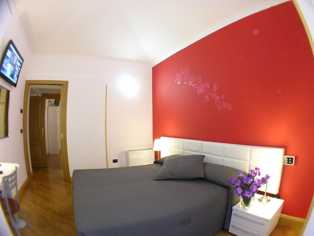 Imagen de la habitación del Hotel Magnifico Rome. Foto 5