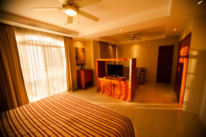 Imagen de los interiores del Hotel Magno Tepatitlan. Foto 13