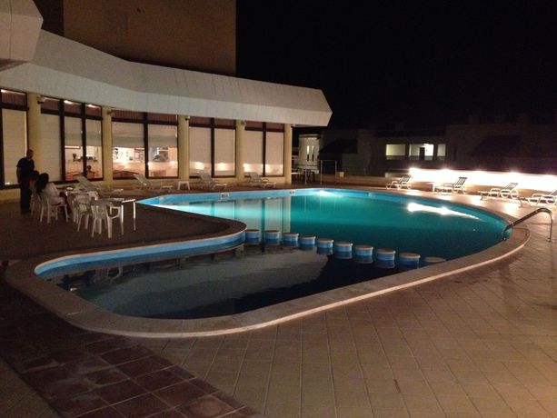 Imagen de la piscina del Hotel Magn&oacute;lia Mar. Foto 16