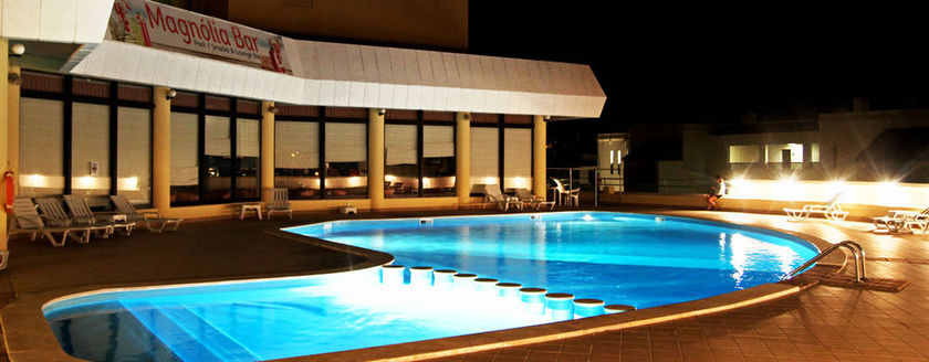 Imagen de la piscina del Hotel Magn&oacute;lia Mar. Foto 17