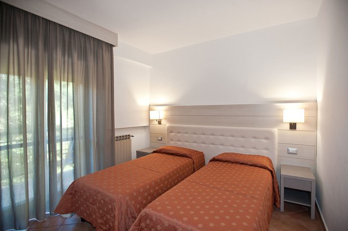 Imagen de la habitación del Hotel Magnola Palace. Foto 7