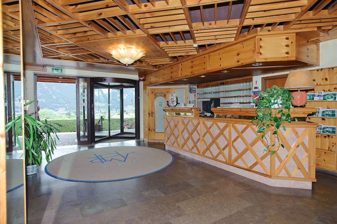 Imagen de los interiores del Hotel Magnola Palace. Foto 17