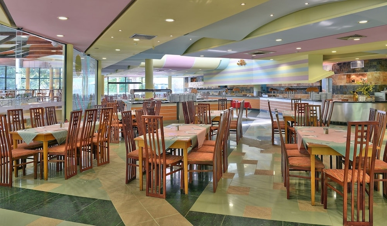 Imagen del bar/restaurante del Hotel Magnolia - All Inclusive. Foto 5