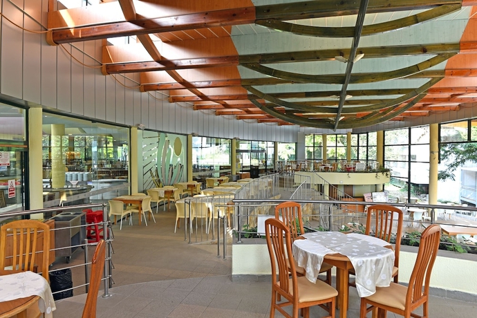 Imagen del bar/restaurante del Hotel Magnolia - All Inclusive. Foto 7