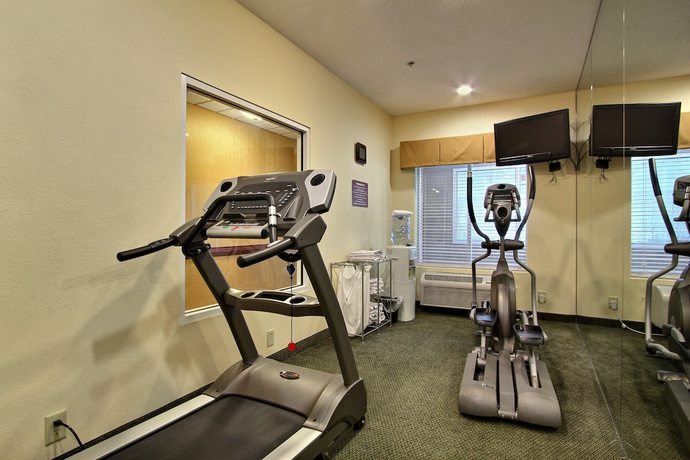Imagen de los interiores del Hotel Magnolia Inn and Suites, Pooler. Foto 15