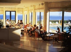 Imagen del bar/restaurante del Hotel Magnolia Mar Beach Club. Foto 2