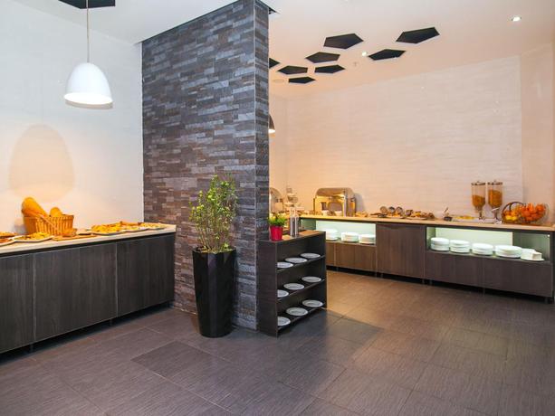 Imagen del bar/restaurante del Hotel Magnolia, Tivat. Foto 9