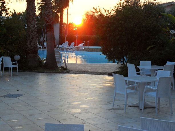 Imagen de la piscina del Hotel Magnolia, Vieste. Foto 7
