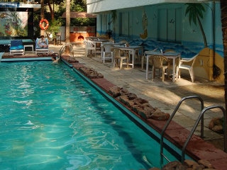 Imagen de la piscina del Hotel Magnum Resort. Foto 14
