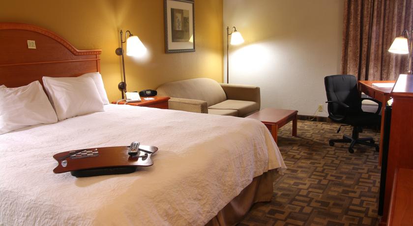 Imagen general del Hotel Magnuson Bourbonnais. Foto 2