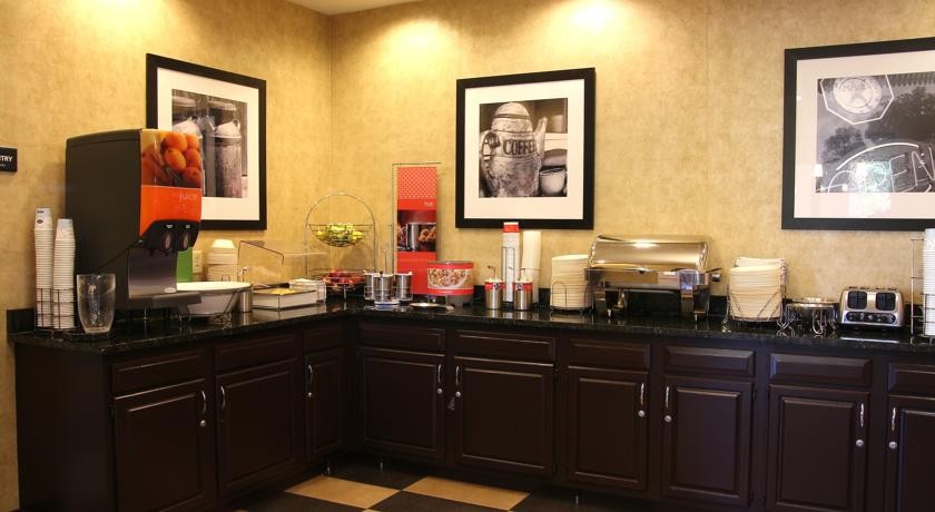 Imagen general del Hotel Magnuson Bourbonnais. Foto 4