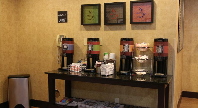 Imagen general del Hotel Magnuson Bourbonnais. Foto 5