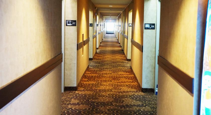 Imagen general del Hotel Magnuson Bourbonnais. Foto 10