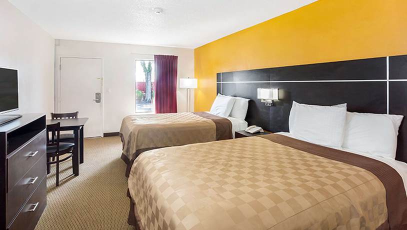 Imagen de la habitación del Hotel Magnuson Bradenton. Foto 5