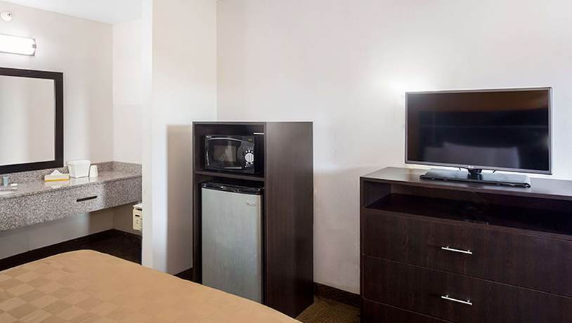 Imagen de la habitación del Hotel Magnuson Bradenton. Foto 11
