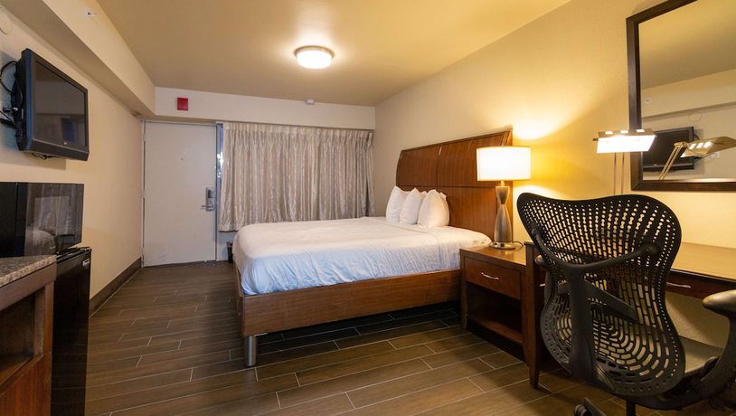 Imagen de la habitación del Hotel Magnuson Extended Stay and Suites Airport. Foto 11