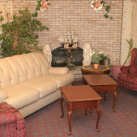 Imagen de los interiores del Hotel Magnuson Fowlerville. Foto 19