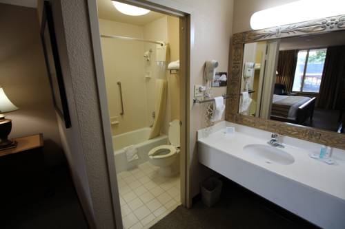 Imagen de la habitación del Hotel Magnuson Grand and Conference Center Tyler. Foto 5