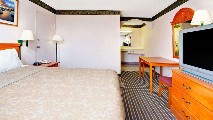 Imagen de la habitación del Hotel Magnuson Jacksonville Downtown. Foto 2