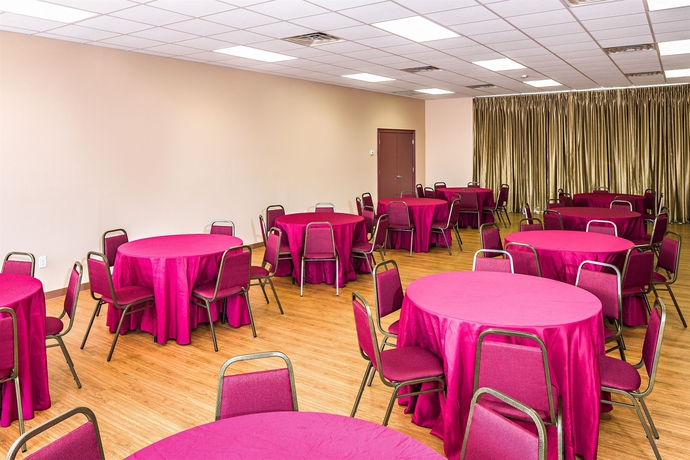 Imagen de los interiores del Hotel Magnuson Kissimmee Maingate. Foto 11