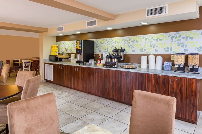 Imagen del bar/restaurante del Hotel Magnuson Kissimmee Maingate. Foto 5
