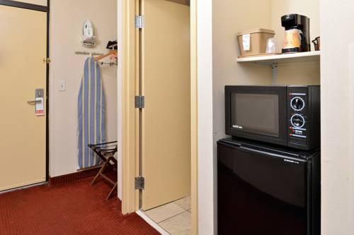 Imagen de la habitación del Hotel Magnuson Nashville North. Foto 10