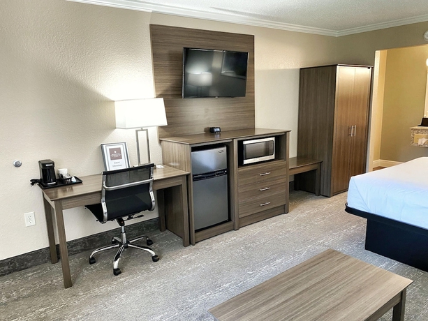 Imagen de la habitación del Hotel Magnuson Zephyrhills. Foto 13