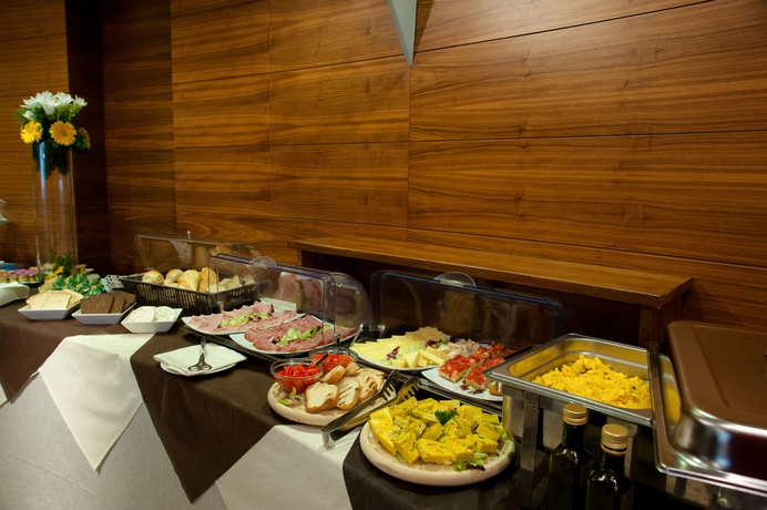 Imagen del bar/restaurante del Hotel Magris. Foto 5