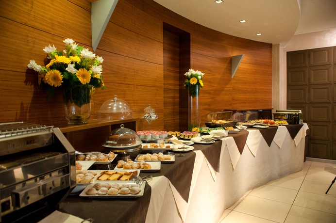 Imagen del bar/restaurante del Hotel Magris. Foto 7