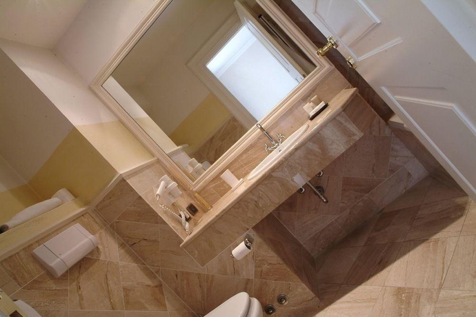 Imagen general del Hotel Magville, Mil&aacute;n. Foto 12