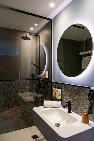 Imagen de la habitación del Hotel Mah. Foto 20