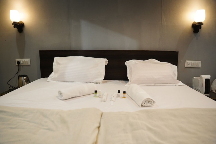 Imagen de la habitación del Hotel Maha Kumbh Mandapam. Foto 6