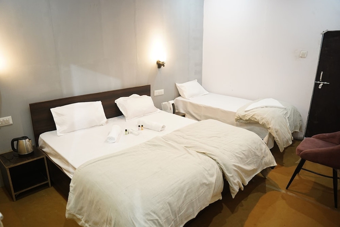 Imagen de la habitación del Hotel Maha Kumbh Mandapam. Foto 14