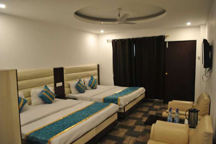 Imagen de la habitación del Hotel Maha Luxmi Palace. Foto 8