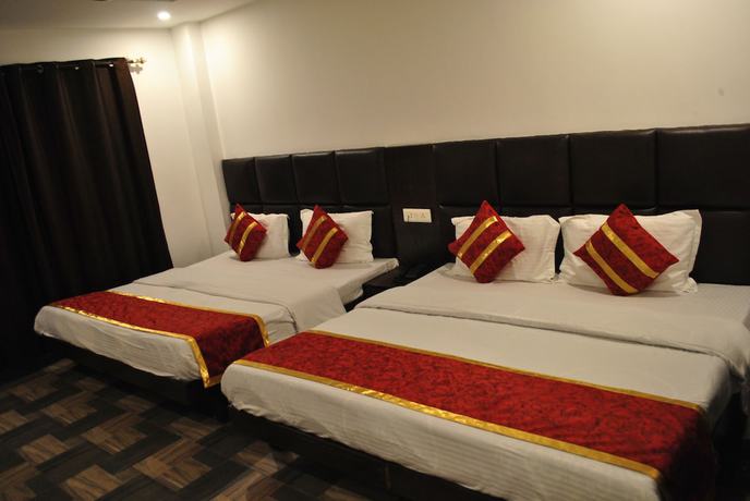 Imagen de la habitación del Hotel Maha Luxmi Palace. Foto 13