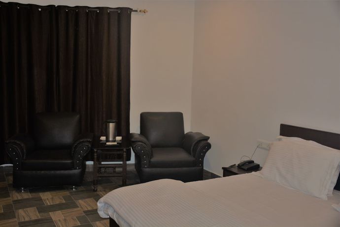 Imagen de la habitación del Hotel Maha Luxmi Palace. Foto 17