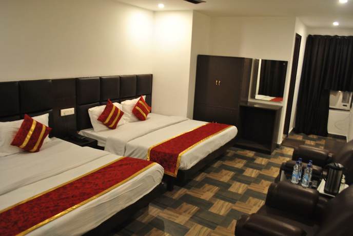 Imagen de la habitación del Hotel Maha Luxmi Palace. Foto 18