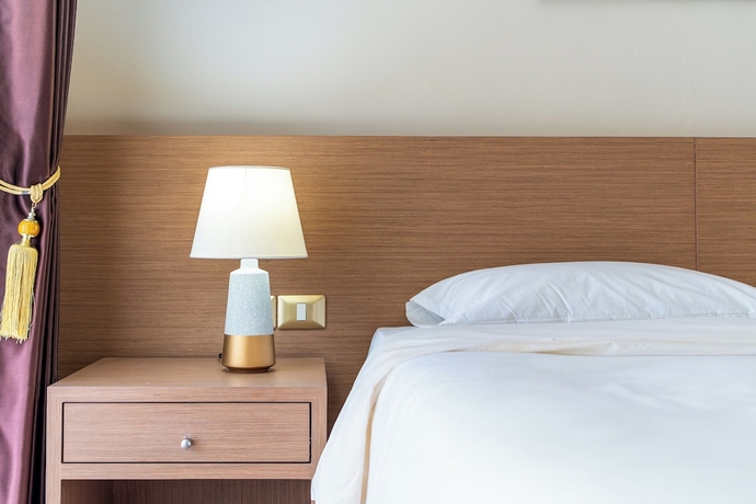 Imagen de la habitación del Hotel Mahachai Grand View. Foto 10