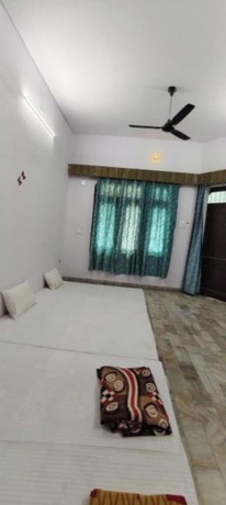Imagen de la habitación del Hotel Mahadev inn. Foto 4