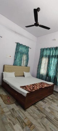 Imagen de la habitación del Hotel Mahadev inn. Foto 10