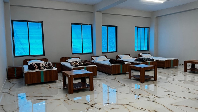 Imagen de la habitación del Hotel Mahakumbh Prayagraj Residency. Foto 8