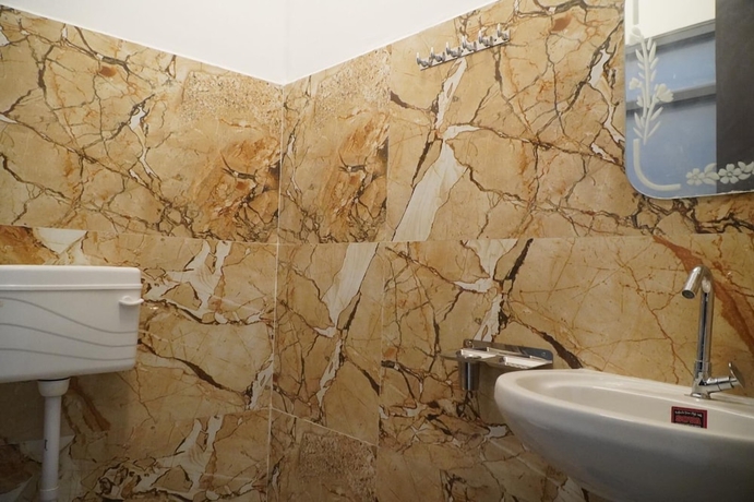 Imagen de la habitación del Hotel Mahakumbh Prayagraj Residency. Foto 11
