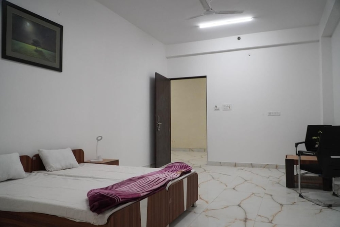 Imagen de la habitación del Hotel Mahakumbh Prayagraj Residency. Foto 12