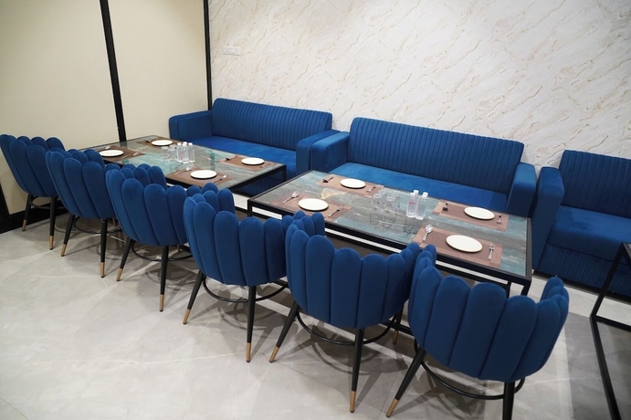 Imagen de los interiores del Hotel Mahalaxmi Grand. Foto 9