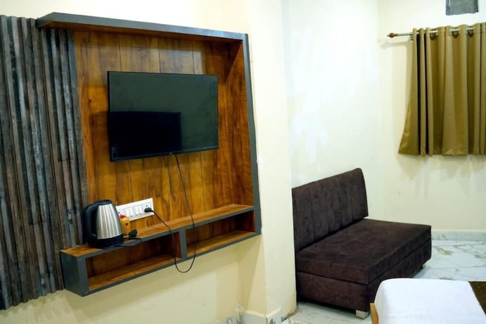 Imagen de la habitación del Hotel Mahalok Palace. Foto 2