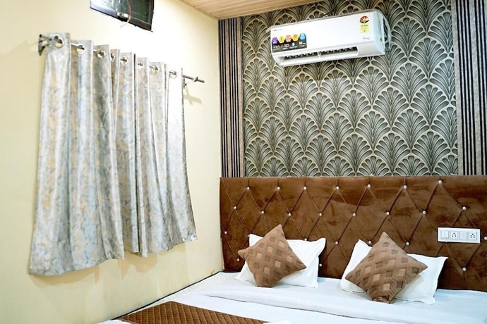 Imagen de la habitación del Hotel Mahalok Palace. Foto 9