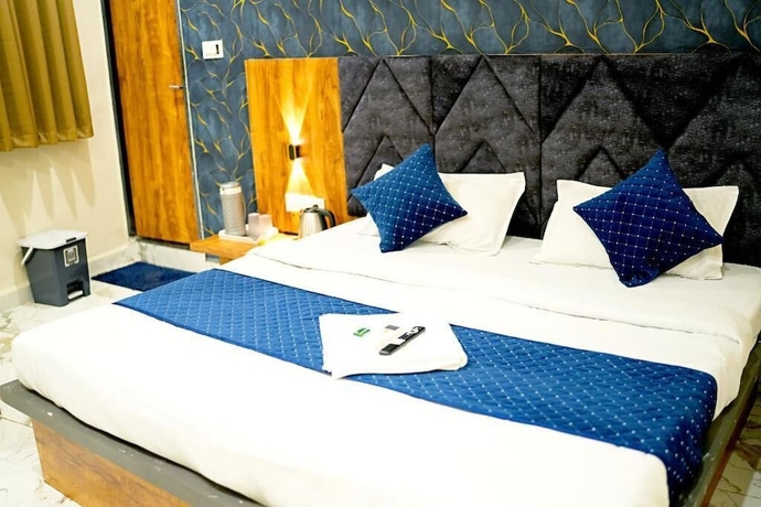 Imagen de la habitación del Hotel Mahalok Palace. Foto 10