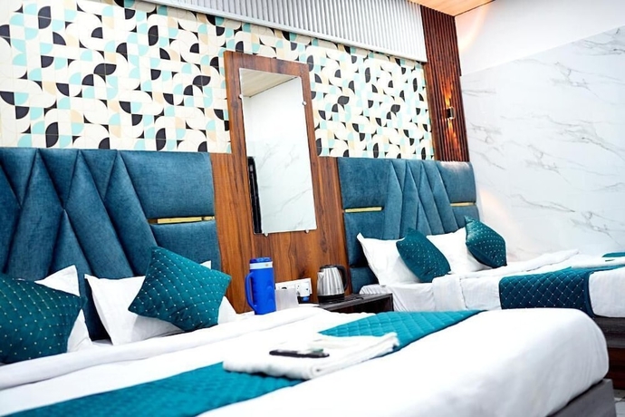 Imagen de la habitación del Hotel Mahalok Palace. Foto 13