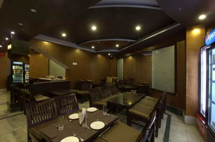 Imagen del bar/restaurante del Hotel Mahamaya. Foto 3