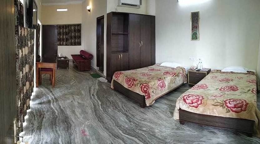Imagen de la habitación del Hotel Mahamaya Palace. Foto 11